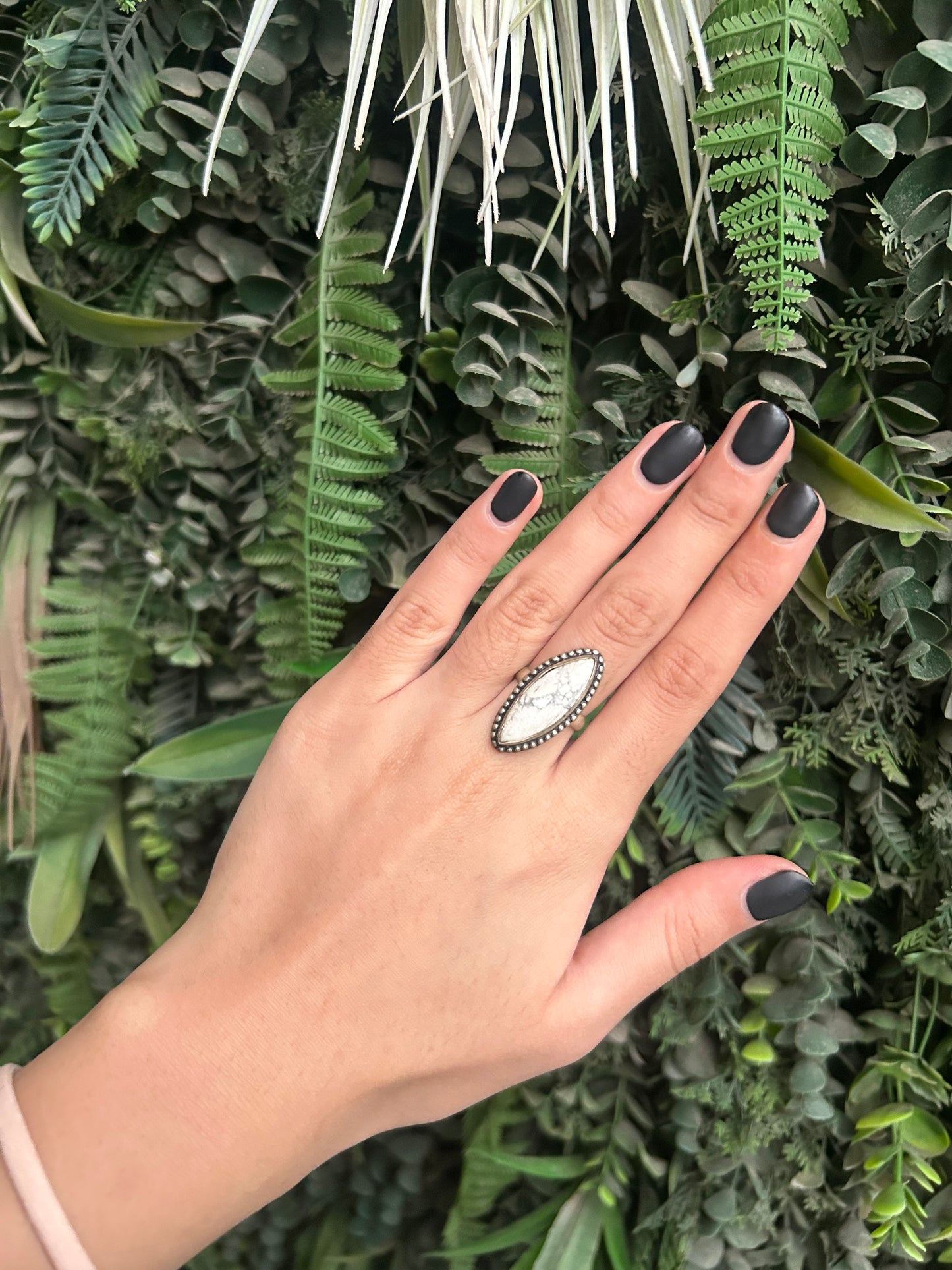 howlite ring