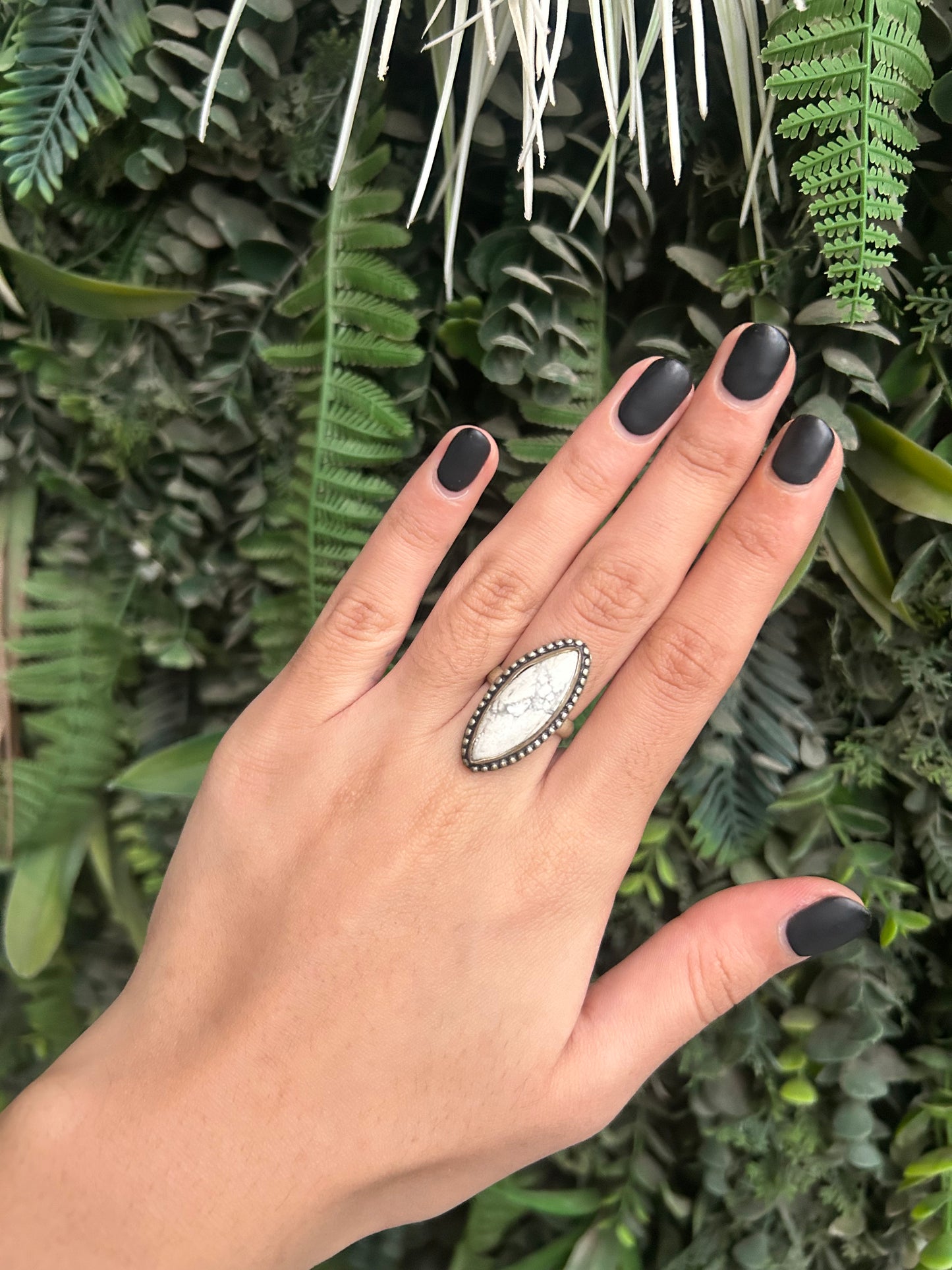 howlite ring